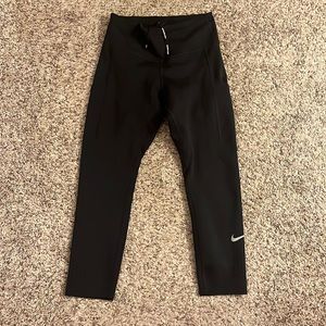 Nike women’s running capri with pockets